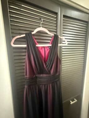 connected apparel Black and Burgundy V-Neck Midi Dress